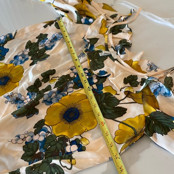 Joie silk birtha cold shoulder top yellow floral - Picture 8 of 8